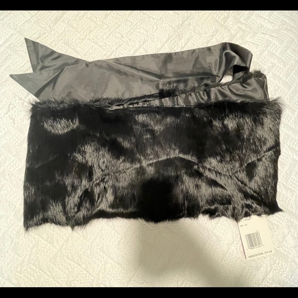 NWT rabbit fur shawl wrap - Picture 4 of 5